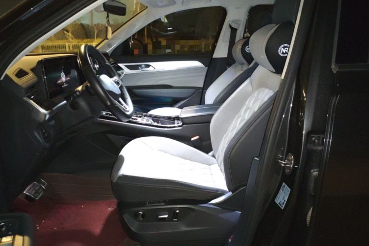 Used Volkswagen Tavendor 2024 380TSI All-Wheel Drive R-Line Cruise Edition Left Front Seat