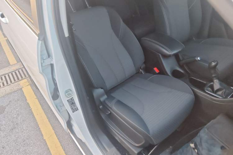 Used Baojun 730 2019 1.5L Manual Fashion Model 7-seater China VI