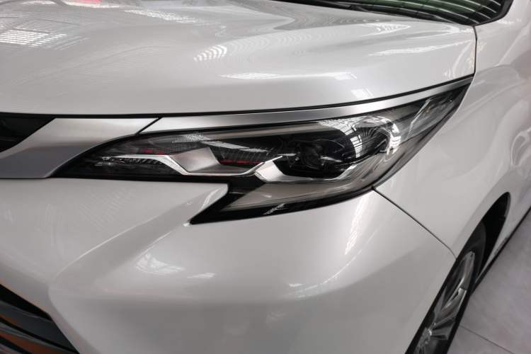 Used Toyota Sienna 2021 2.5L Hybrid Premium Edition