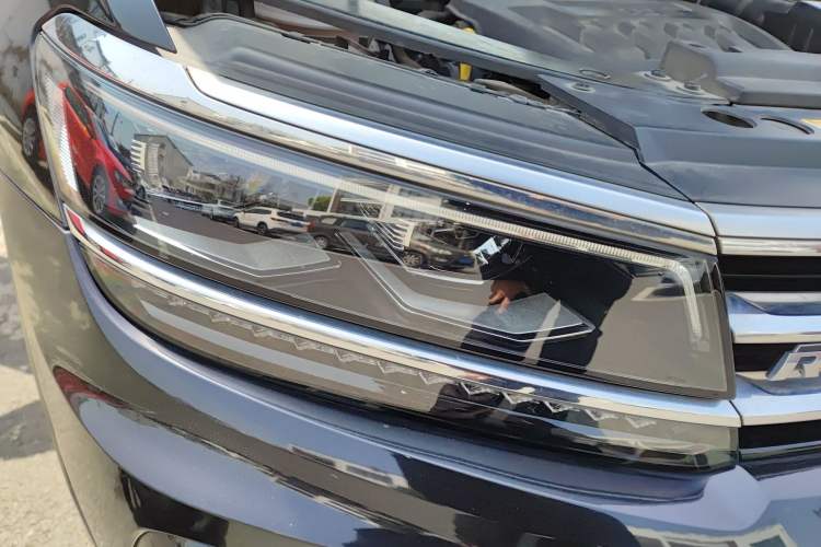 Used Volkswagen Tiguan 2018 330TSI Four-Wheel Drive High-End Model Right Front Headlight