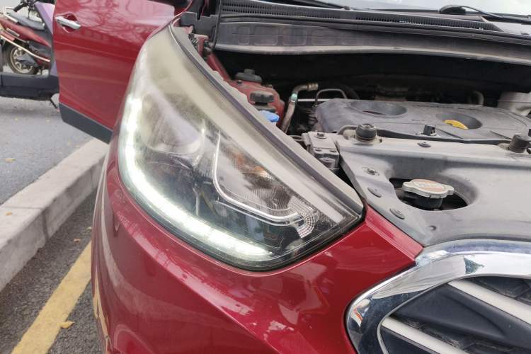 Used Hyundai ix35 2013 2.0L Automatic Two-Wheel Drive Smart GLS China IV Standard