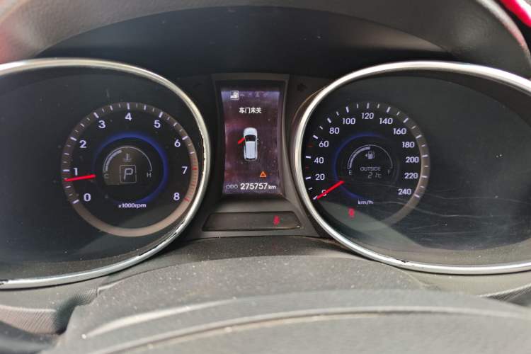 Used Hyundai Santa Fe 2013 2.0T Automatic All-Wheel Drive Top Trim Instrument Cluster