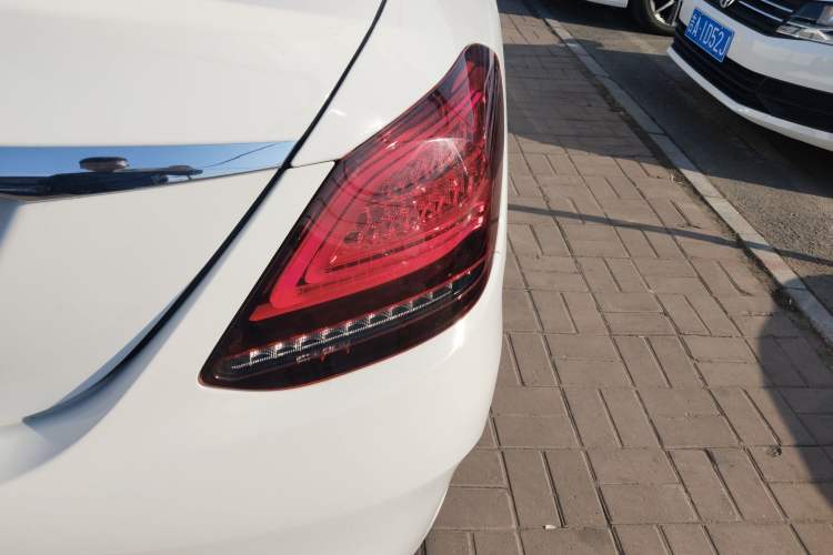 Used Mercedes-Benz C-Class 2020 C 200 L Fashion Edition Sport Version Right Rear Taillight