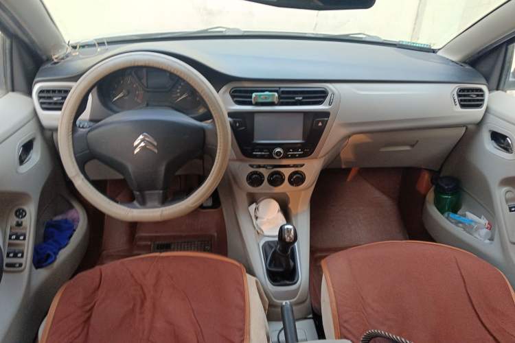 Used Citroen Elysee 2015 Zhishang Edition 1.6L Manual Fashion Model