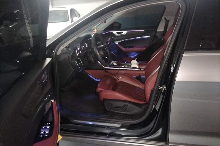 Used Audi A6 2020 allroad quattro Explorer 55 TFSI Prestige Off-Road Model
