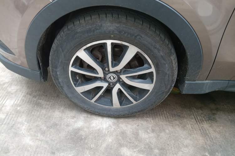 Used Dongfeng Fengon 580 2017 1.5T CVT Luxury Model Right Front Wheel Hub