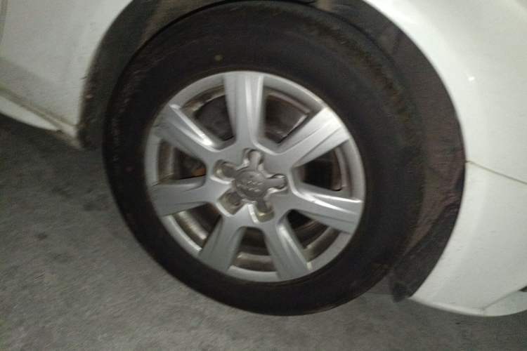 Used Audi A4L 2012 1.8 TFSI Automatic Comfort Model Right Front Wheel Hub