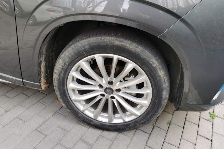 Used CHANGAN OSHAN Z6 New Energy 2023 ZhiDian iDD 150KM Flagship Model Right Front Wheel Hub