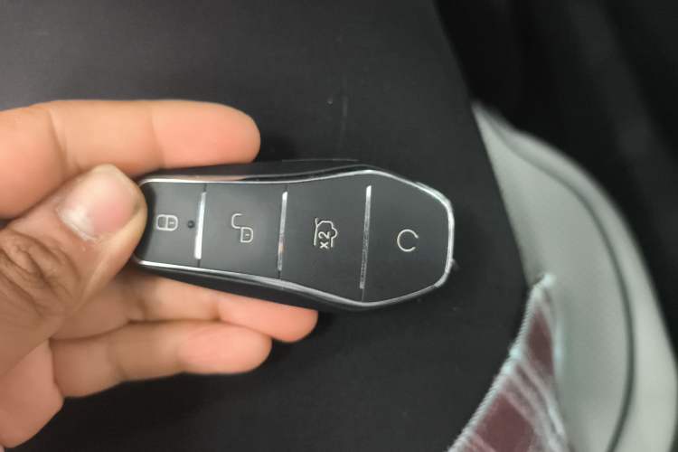 Used BYD Destroyer 05 2024 HONOR Edition DM-i 55KM Luxury Model Vehicle Key