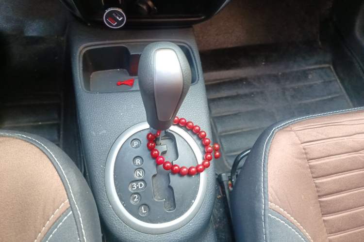 Used Suzuki SX4 2013 1.6L Automatic CoolRide Model Gear Lever