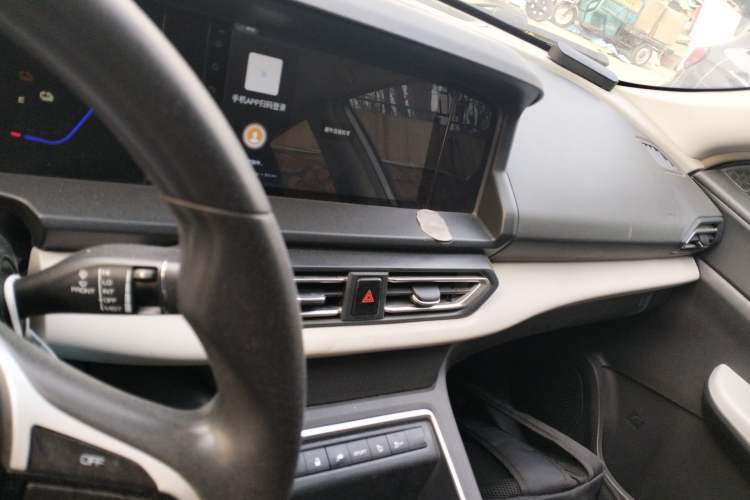 Used Dongfeng Aeolus E70 2023 500 Smart Version Lithium Iron Phosphate 48.6 kWh 110 kW