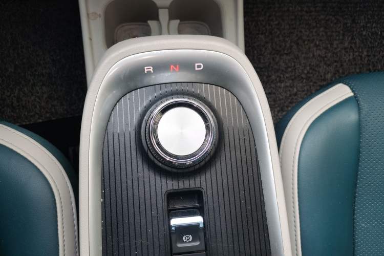 Used ORA Good Cat 2022 400km Standard Range Premium Version Lithium-Ion Battery Gear Lever