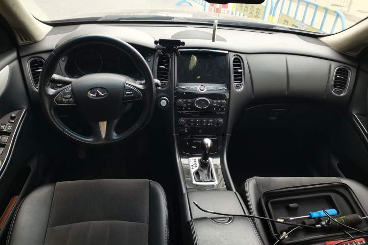 Used Infiniti QX50 2015 2.5L Comfort Edition
