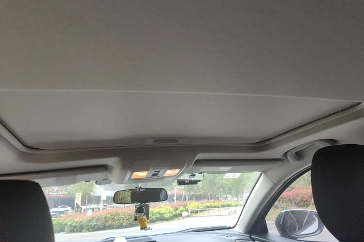 Used Mazda 3 Axela 2017 Hatchback 2.0L Automatic Luxury Model Emission Standard China V Headliner