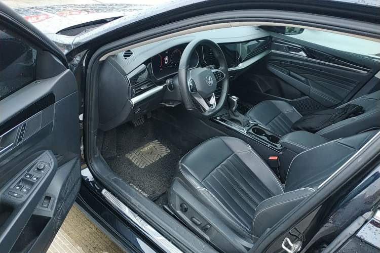 Used Volkswagen Passat 2023 Revised 330TSI Elite Edition Left Front Seat