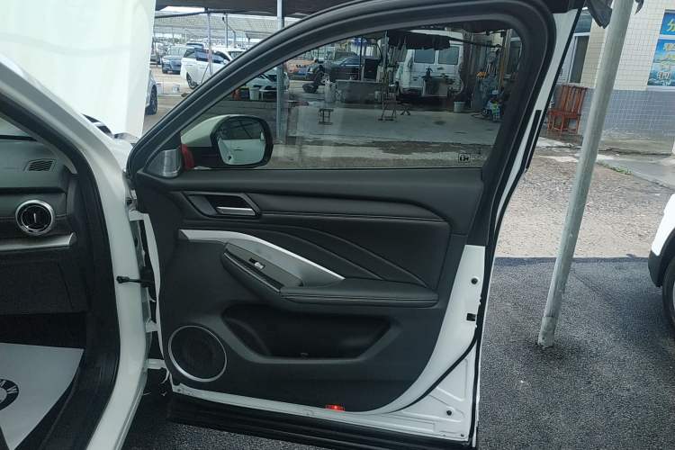 Used Wey VV6 2021 2.0T Two-Wheel Drive Smart Protection+