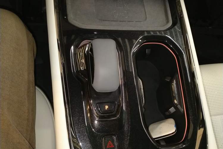 Used Zeekr 009 2024 Six-Seat Executive Version 4WD 108 kWh
