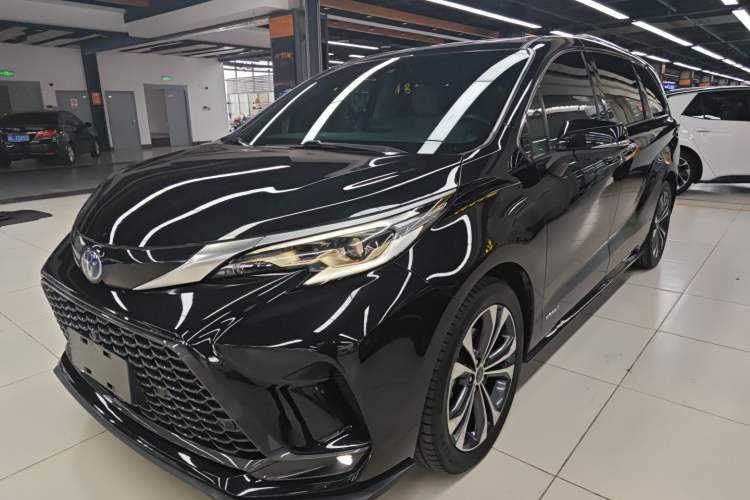 Used Toyota Granvia 2022 2.5L Hybrid Premium Edition