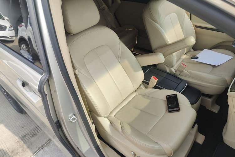 Used Buick GL8 2023 ES Lu Zun Deluxe Model Right Front Seat