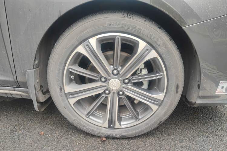 Used CHANGAN Ruicheng CC 2022 Blue Whale Edition 1.5T DCT Luxury Model Right Front Wheel Hub