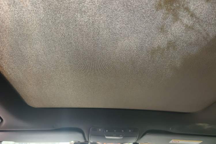 Used Mercedes-Benz GLC 2020 Facelift GLC 300 L 4MATIC Dynamic Edition Headliner