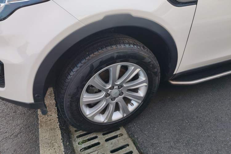 Used Land Rover Discovery Sport 2019 240 PS PURE Edition China VI Standard
