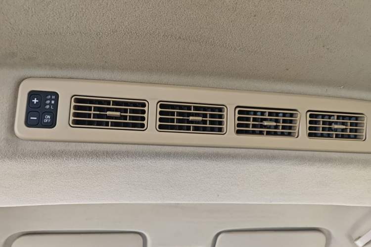 Used Dongfeng Fengon 330 2019 1.5L 330S Manual Comfort Version China VI Standard Headliner