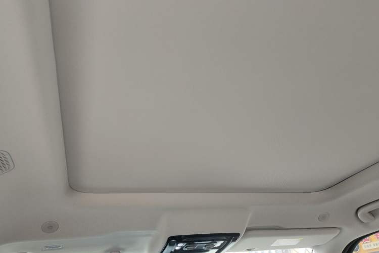 Used Formula Leopard 5 2023 Navigator Edition Headliner