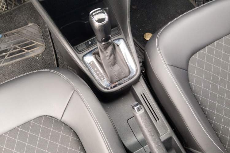 Used Skoda Rapid Spaceback 2019 1.5L Automatic Comfort Edition Gear Lever
