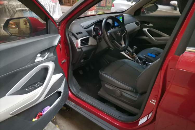 Used Baojun 510 2017 1.5L Manual Fashion Model Driver Seat