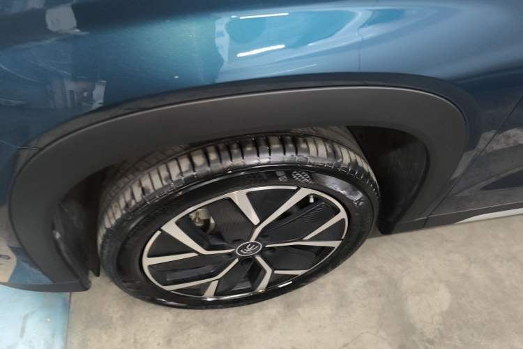 Used BYD Song L DM-i 2024 160 km Excellence Version Exterior 4