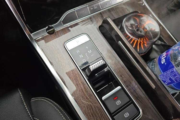 Used EXEED Lanyue 2021 390T Two-Wheel Drive Starry Edition Gear Lever