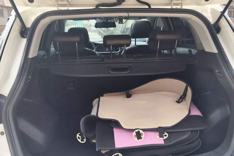 Used GAC Trumpchi GS4 2017 235T Automatic Two-Wheel Drive Elite Edition Trunk