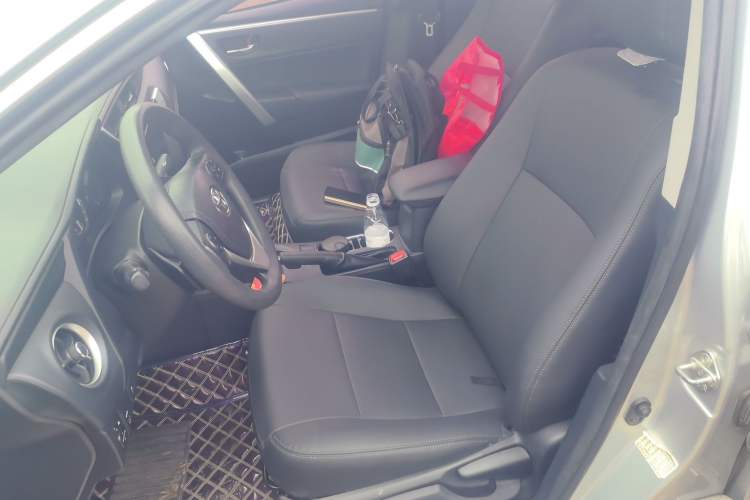 Used Toyota Corolla 2017 Revised Dual-Engine 1.8L E-CVT Leading Edition Left Front Seat