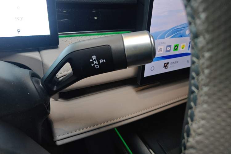 Used Geely Galaxy 8 2025 130km EM-P Starship Edition Gear Lever