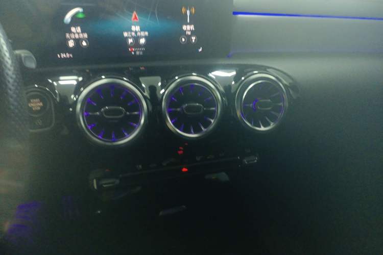 Used Mercedes-Benz CLA 2021 CLA 200 4MATIC
