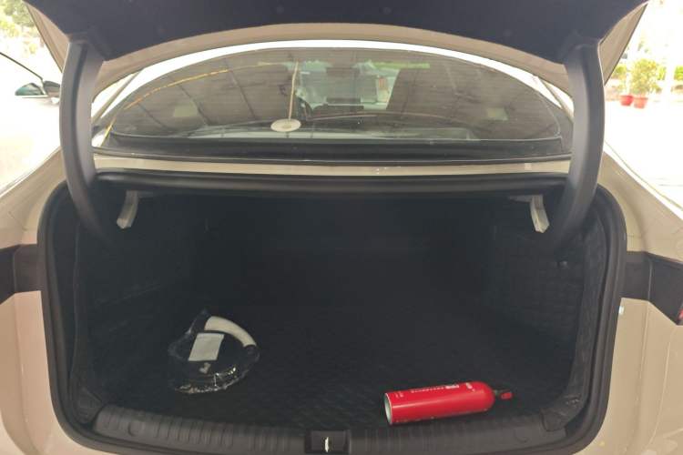 Used BYD Seal 06 New Energy 2024 DM-i 80KM Prestige Model Trunk