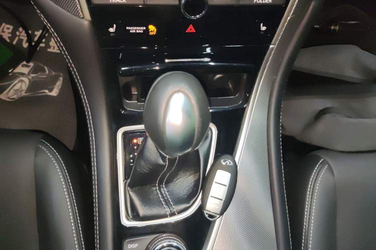Used Infiniti Q50 2014 3.7L Comfort Edition Gear Lever