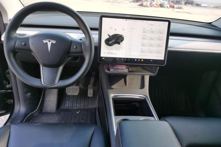 Used Tesla Model Y 2023 Rear-Wheel-Drive Version Center Console