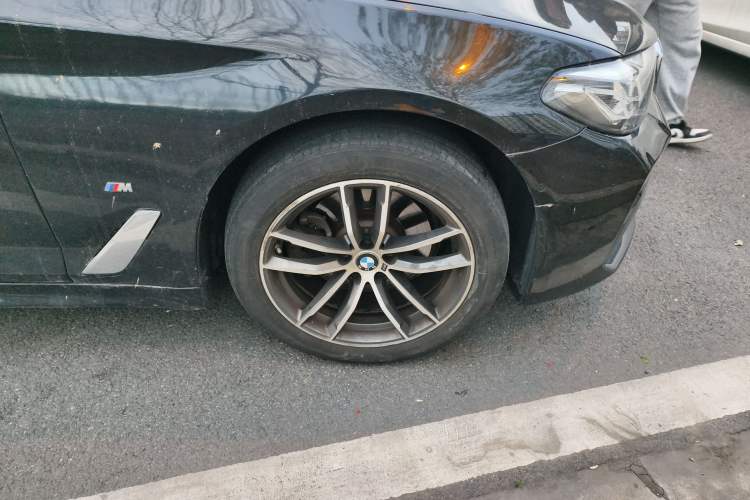 Used BMW 5 Series 2022 Restyled 525Li M Sport Package Right Front Wheel Hub