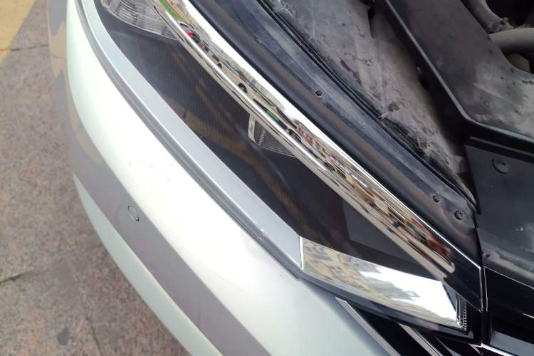 Used Volkswagen Magotan 2018 330TSI DSG Advanced Model Right Front Headlight