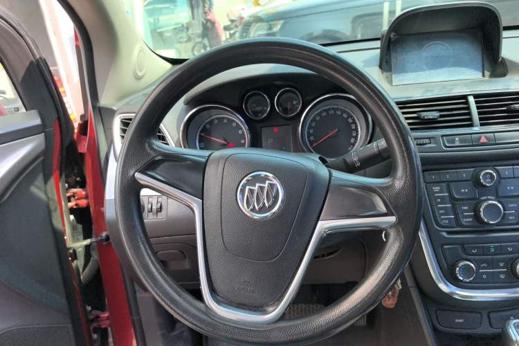 Used Buick Encore 2015 1.4T Automatic Two-Wheel Drive Urban Elite Version Steering Wheel
