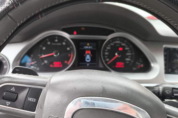 Used Audi A6L 2011 2.0 TFSI automatic Comfort trim
