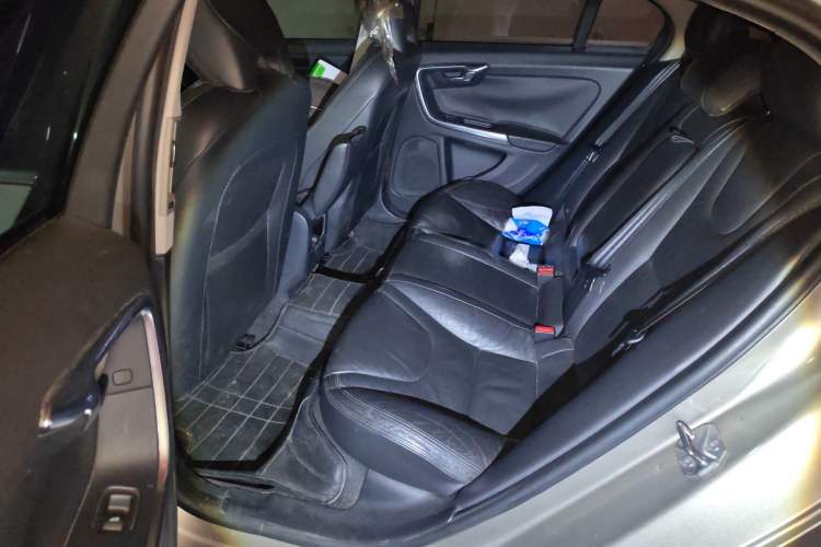 Used Volvo S60 2014 T5 Zhiyi Edition