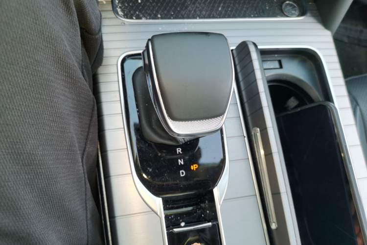 Used Hongqi HS7 PHEV 2024 2.0T PHEV Four-Wheel Drive Flagship Edition 7 Seats
