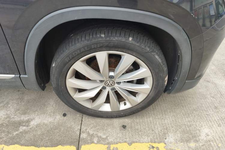 Used Volkswagen Tayron 2020 330TSI Two-Wheel Drive Luxury Connected Pro Edition Right Front Wheel Hub