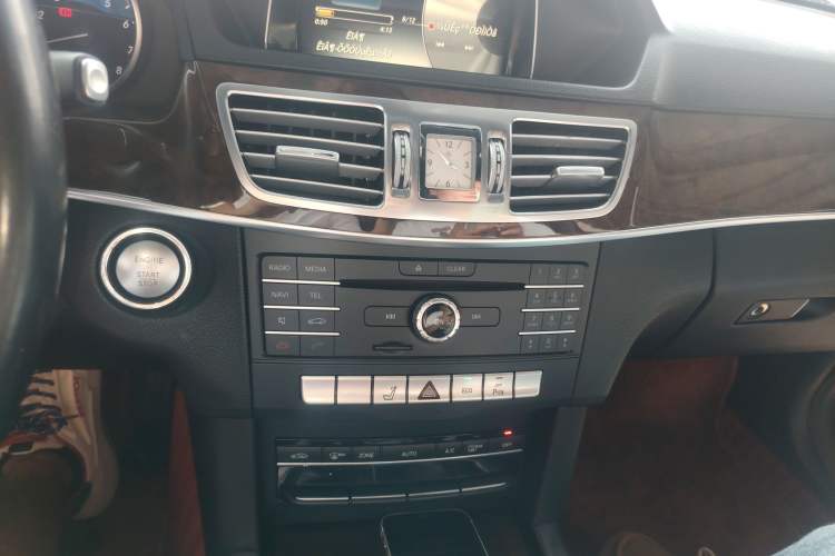 Used Mercedes-Benz E-Class 2015 Facelift E 200 L