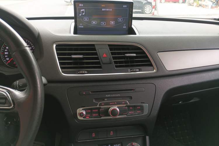 Used Audi Q3 2015 30 TFSI Ambition Edition
