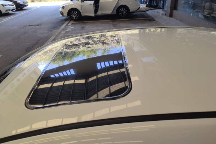 Used Geely Auto Emgrand 2017 Sedan Million Edition 1.5L CVT Upward Version