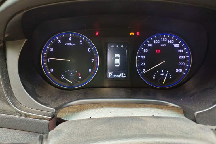 Used Hyundai Mistra 2014 1.8L Automatic Smart GLS Odometer Close Up